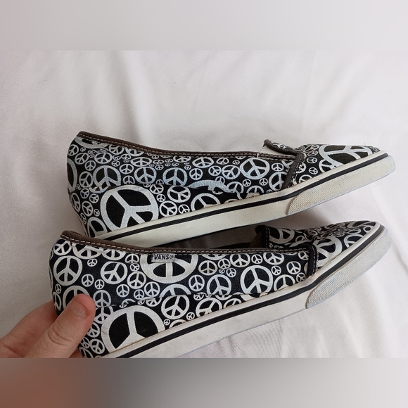 Vans Black and White‎ Peace Sign Wedge Slip-On Shoes (#95) - Picture 2 of 7